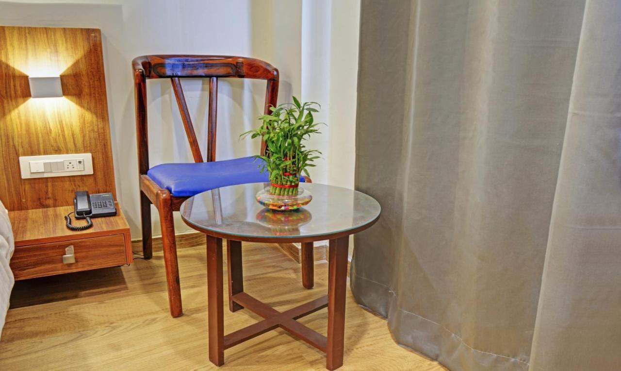 Tripli Hotels Le Shelton Ουνταϊπούρ Εξωτερικό φωτογραφία